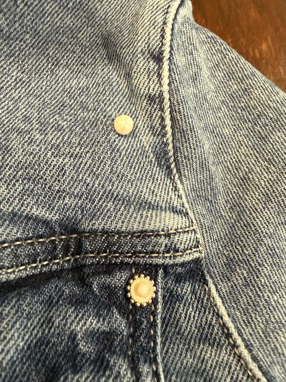 Vintage GUESS Pearl Denim Jacket. Y2K Light Wash Embellished Cropped Jean Coat S - Picture 9 of 16